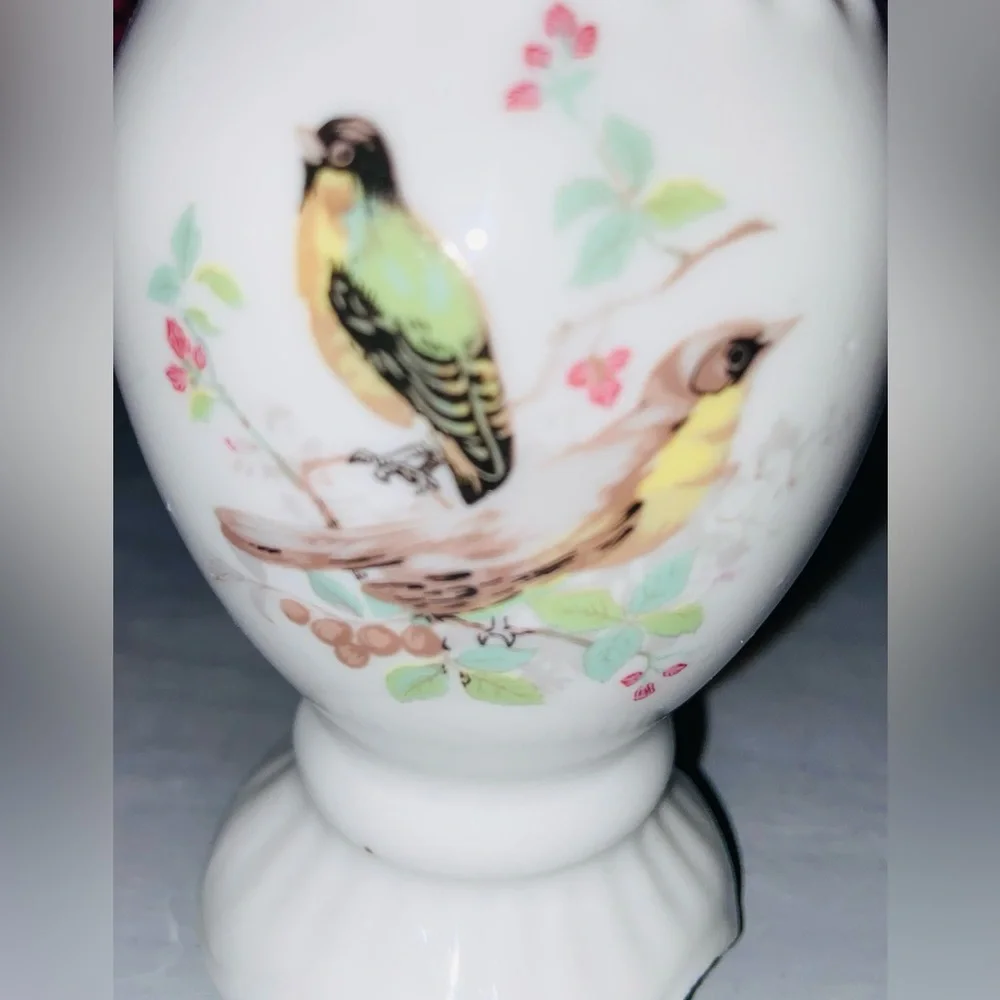 Pretty Bird Vase- Definitely Vintage, Hand Painted w/Gold Gilding & Parakeet’s🎄